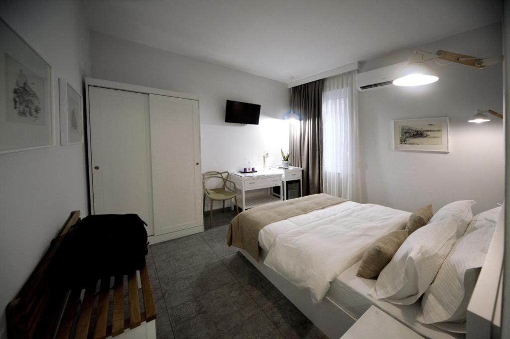 Konak Rooms L Skanderbeg Square Тирана Экстерьер фото