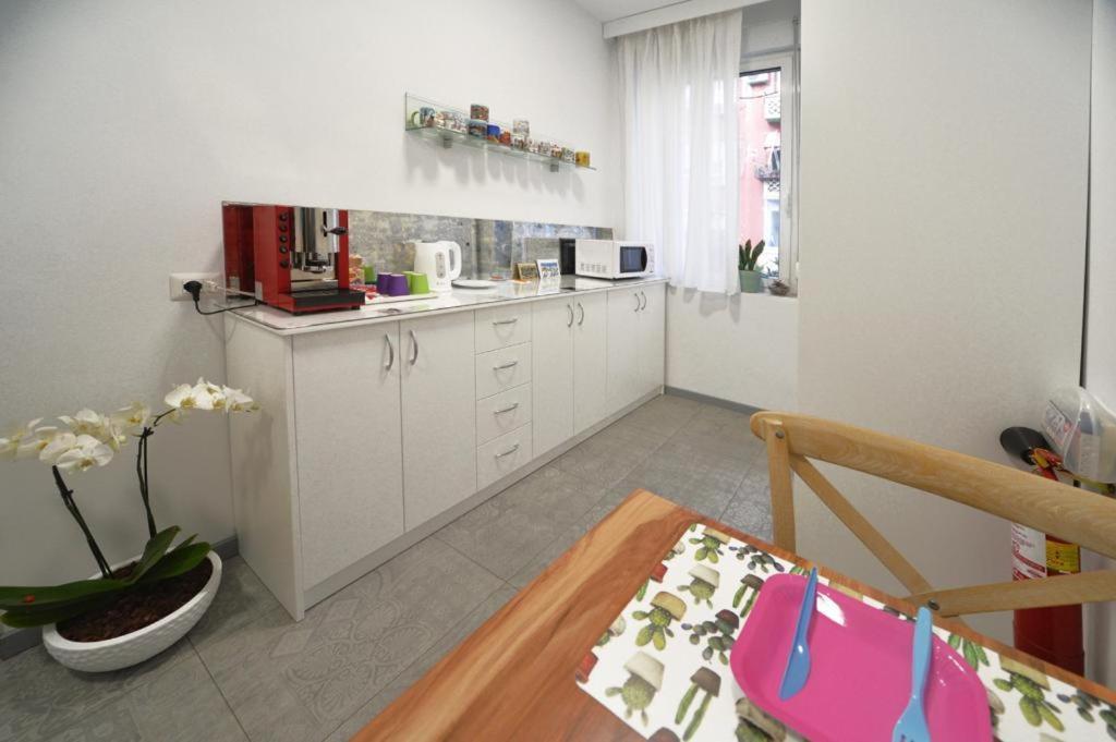 Konak Rooms L Skanderbeg Square Тирана Экстерьер фото