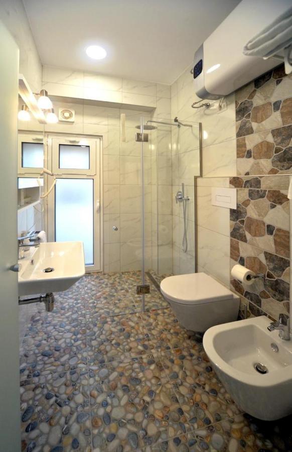 Konak Rooms L Skanderbeg Square Тирана Экстерьер фото
