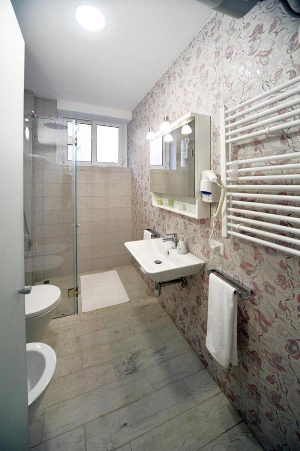 Konak Rooms L Skanderbeg Square Тирана Экстерьер фото
